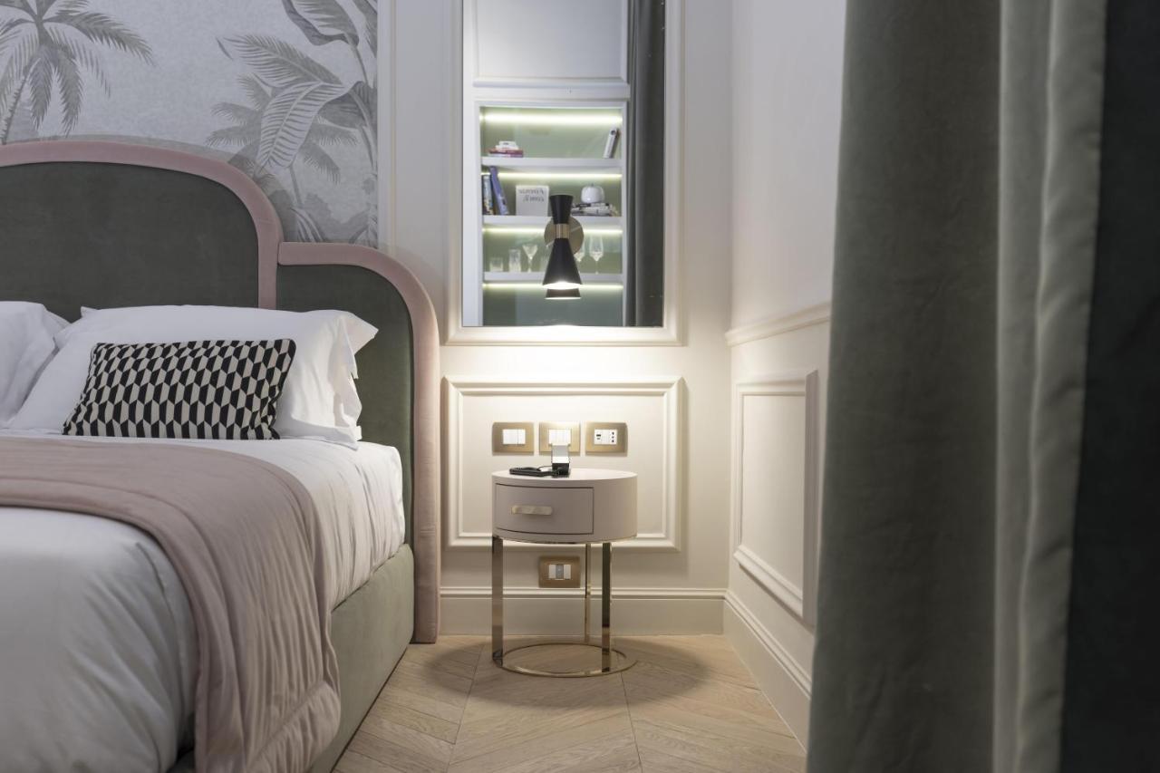 Hotel La Gemma Florence Exterior photo A bedroom at the hotel