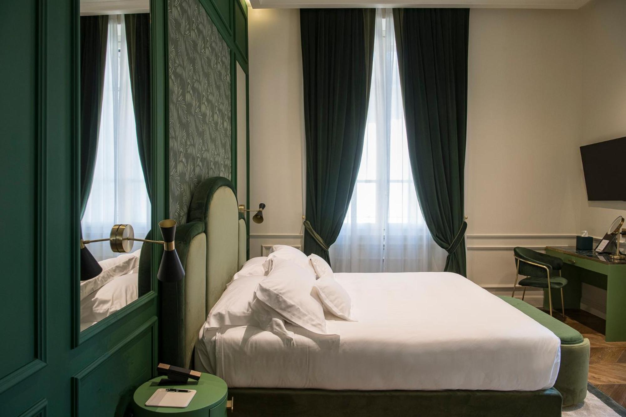 Hotel La Gemma Florence Exterior photo A room at the hotel